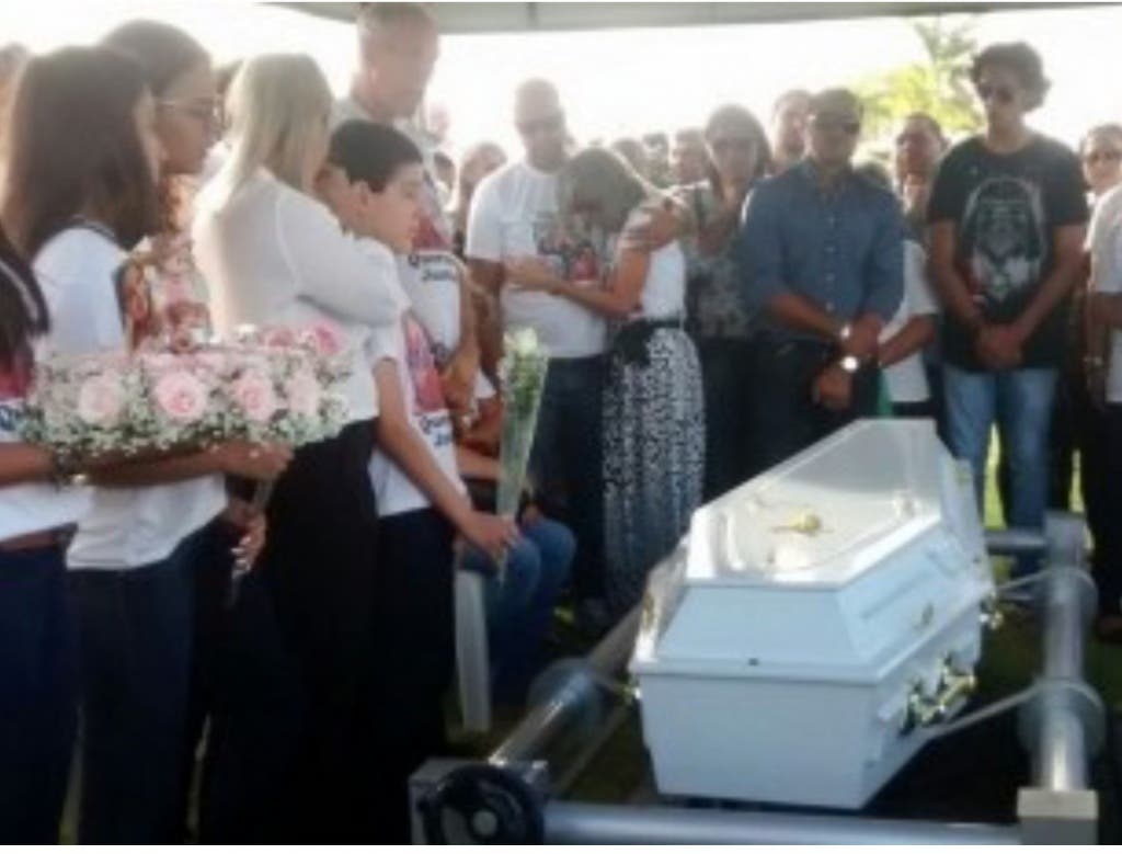 Momentondel funeral (G1)