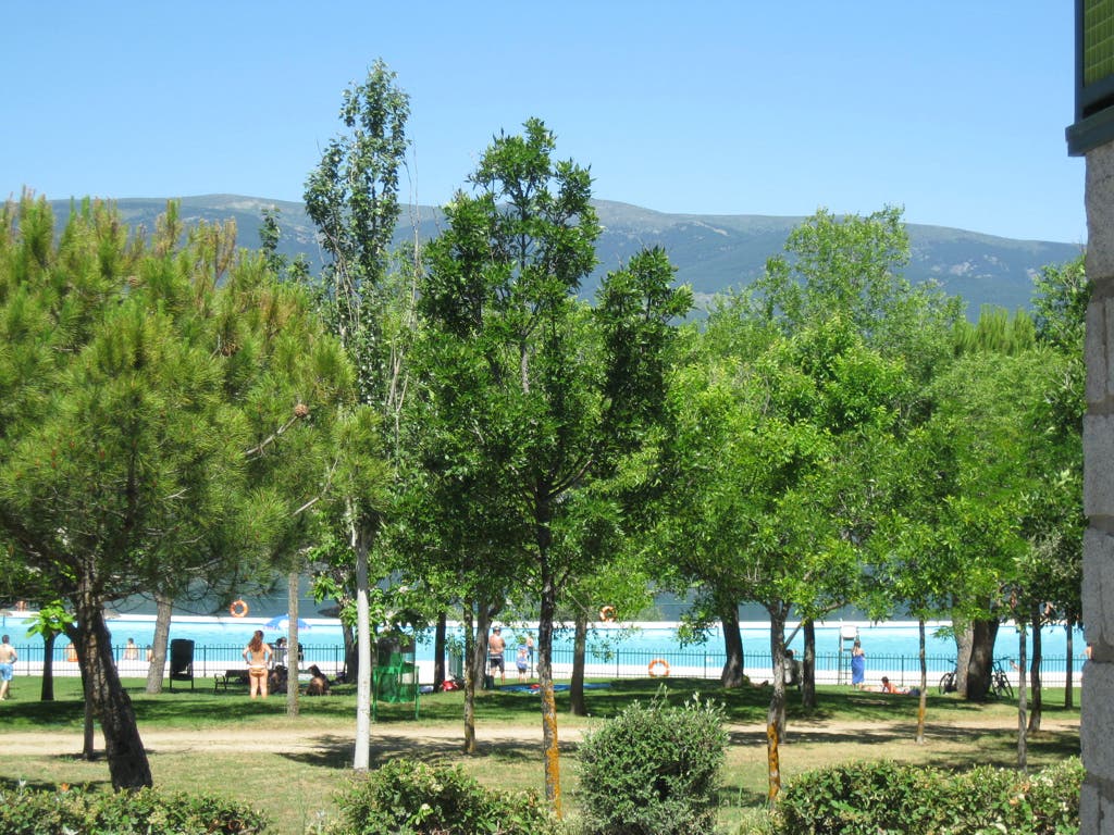 Piscina de Riosequillo (Comunidad de Madrid).
