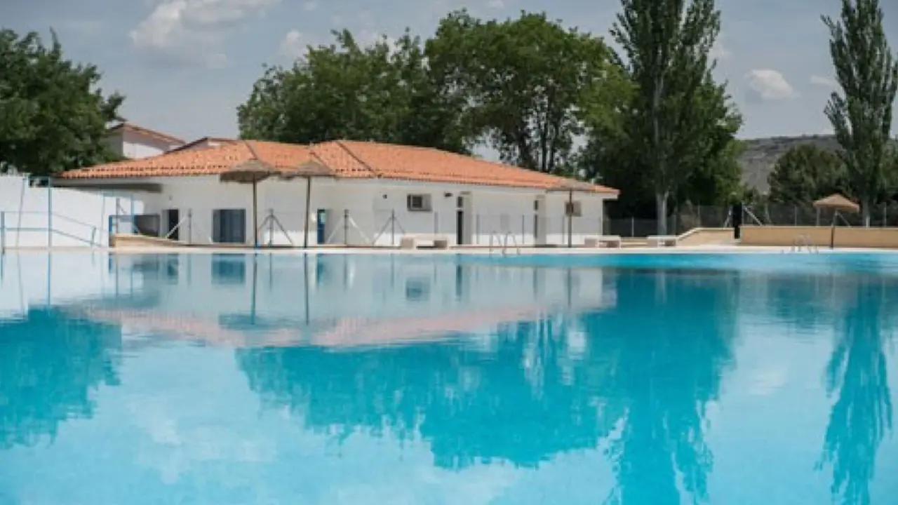 Piscina de Torres de la Alameda