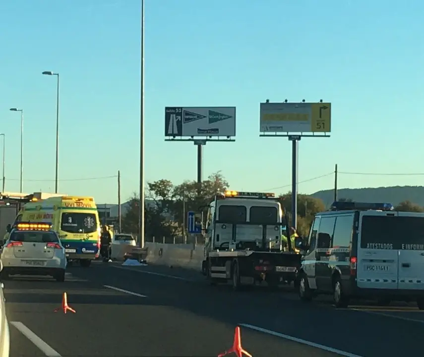 Los servicios de Emergencias trabajando en el accidente de Cabanillas (MiraCorredor.tv).