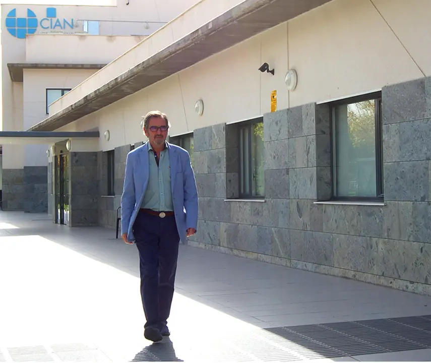 Galo Gij&oacute;n fue diagnosticado de una enfermedad que ataca al sistema nervioso.