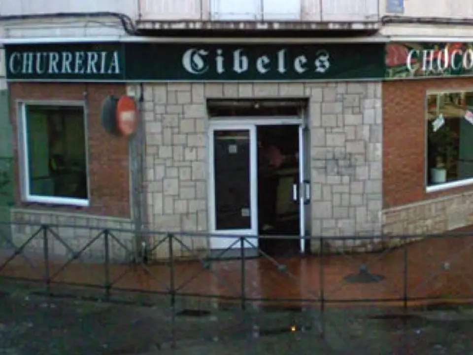 Fachada del local afectado por el incendio.