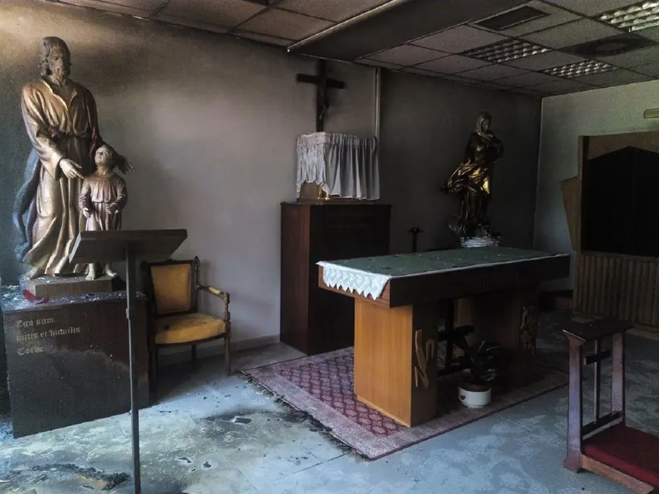 As&iacute; qued&oacute; la capilla tras el ataque. 