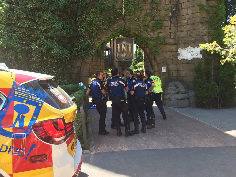 Los servicios de emergencia en el lugar del suceso (Emergencias Madrid).