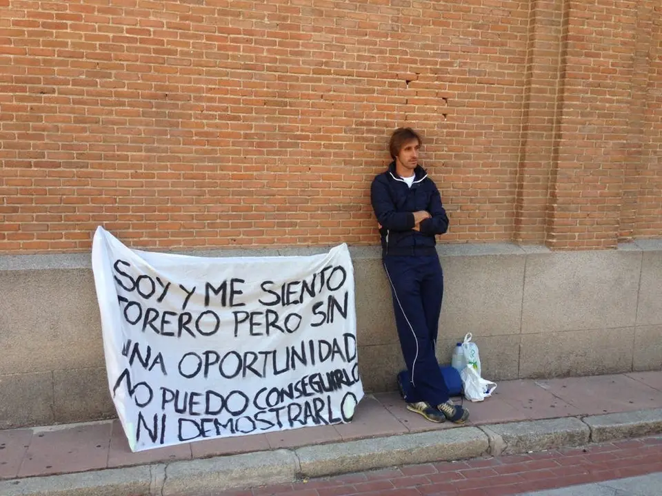 El novillero en su protesta (Twitter).