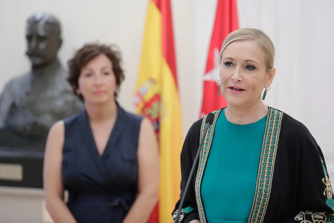 CIFUENTES SE RE&Uacute;NE CON LA ALCALDESA DE SAN FERNANDO DE HENARES
La presidenta de la Comunidad de Madrid, Cristina Cifuentes, se re&uacute;ne con la alcaldesa de San Fernando de Henares, Cati Rodr&iacute;guez, dentro de la ronda de encuentros que viene manteniendo con los regidores de los municipios de la regi&oacute;n.

Foto: D.Sinova