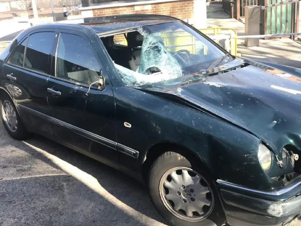 El veh&iacute;culo abandonado en El Casar (Guardia Civil).