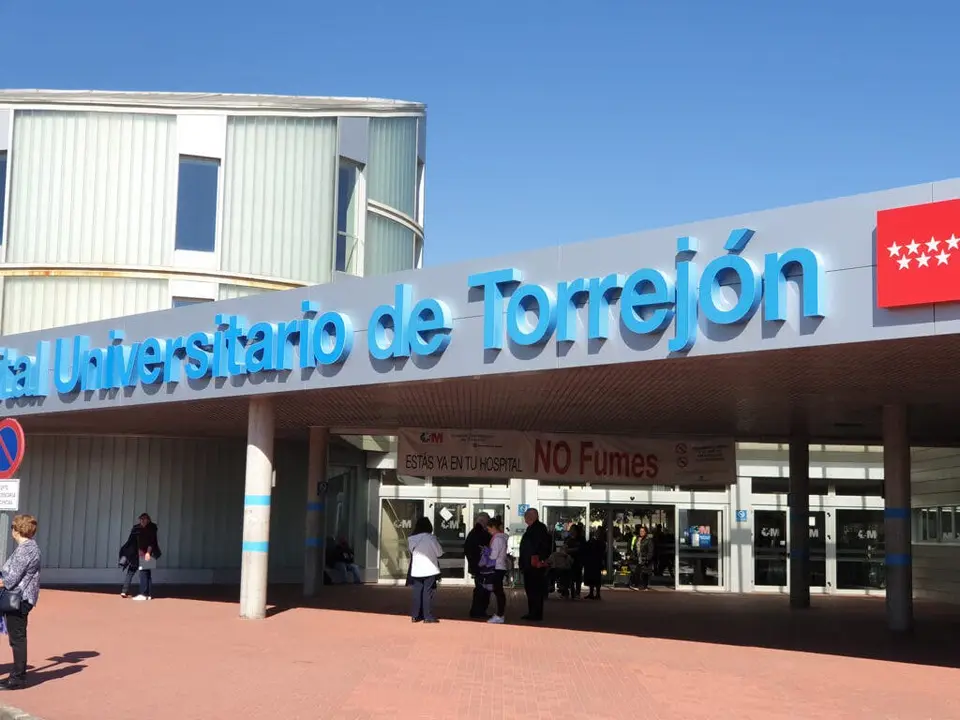 Exterior del Hospital de Torrej&oacute;n.