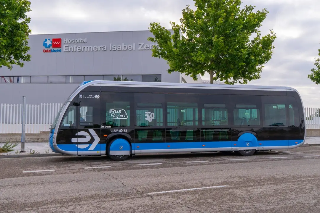 El nuevo Bus Rapid de la EMT que ya circula en Madrid. 