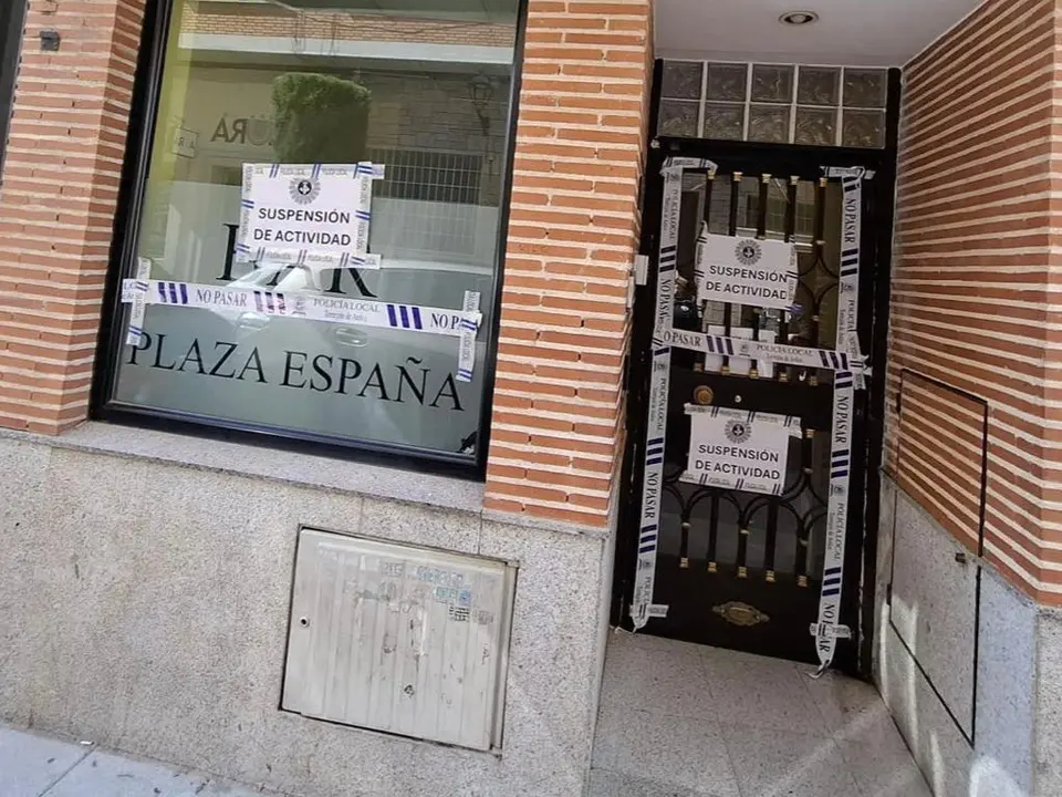 El primer hostal clausurado esta situado en Plaza Espa&ntilde;a.