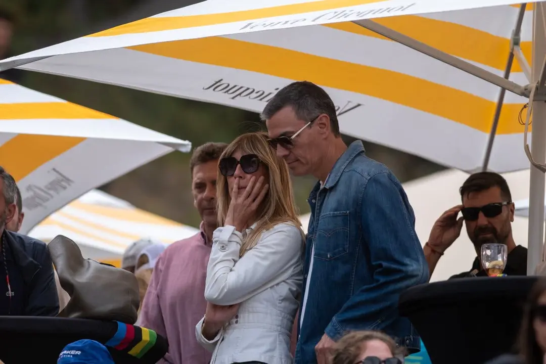 Pal Arinsal, Andorra : August 31 2024 : Pedro Sanchez, President of Spain, and his wife Bego&ntilde;a G&oacute;mez Fern&aacute;ndez on holiday visiting Andorra in the UCI Mountain Bike World Championships Men DownHill And