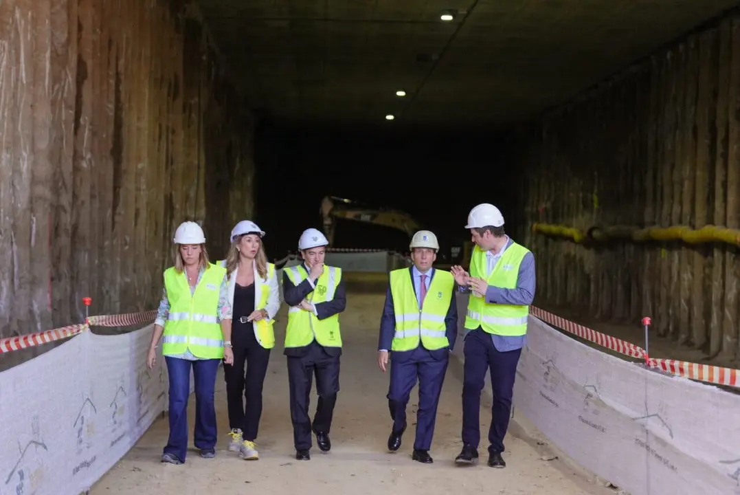 Almeida supervisa las obras del soterramiento de la A-5 en Madrid.
