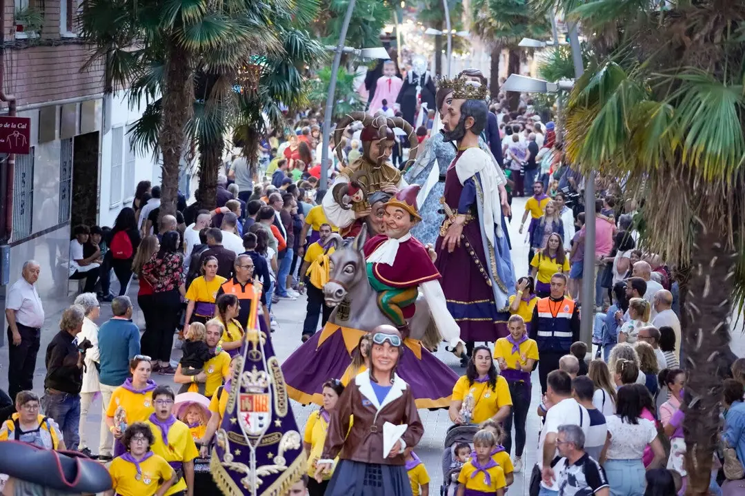 El X Encuentro de Gigantes y Cabezudos se celebra en Torrej&oacute;n de Ardoz. Un evento lleno de tradici&oacute;n y color.