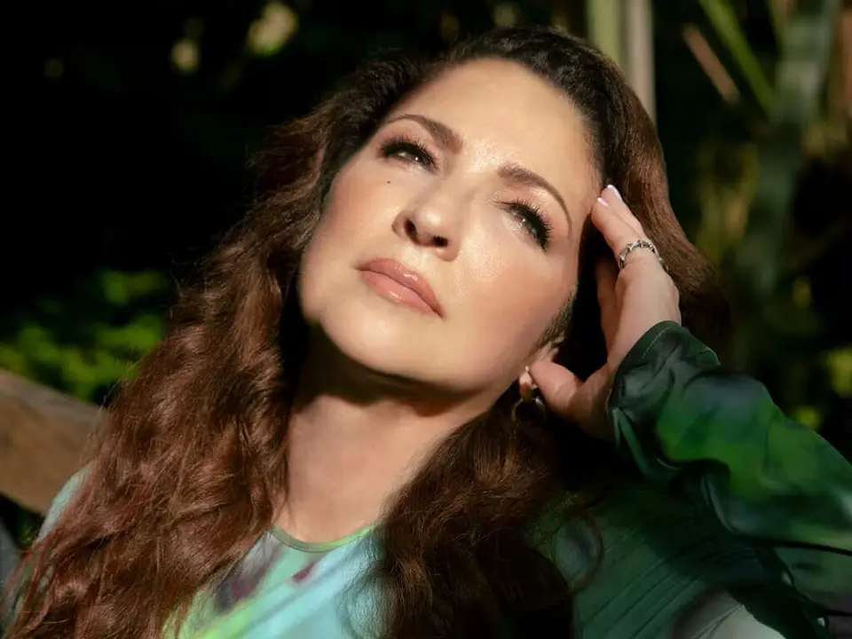 Gloria Estefan se presenta en el evento de Hispanidad 2025 en Madrid.