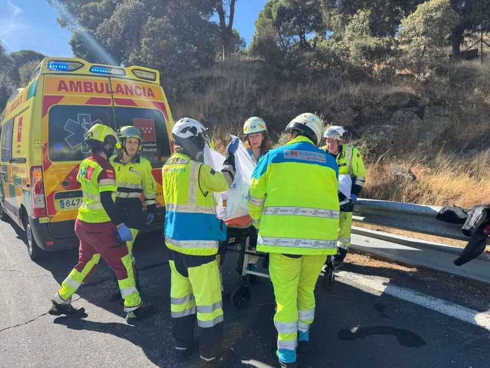 Dos j&oacute;venes resultaron heridos graves tras un accidente de moto en Robledo de Chavela.
