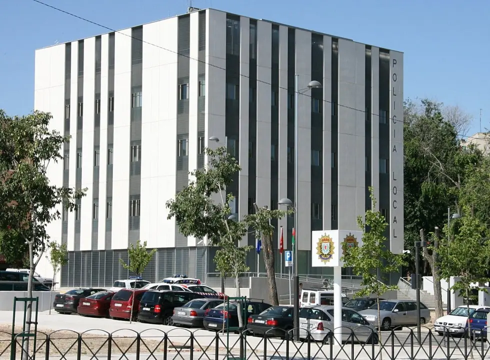 Vista del edificio de la Polic&iacute;a Local en Coslada. Un lugar clave para la seguridad local.