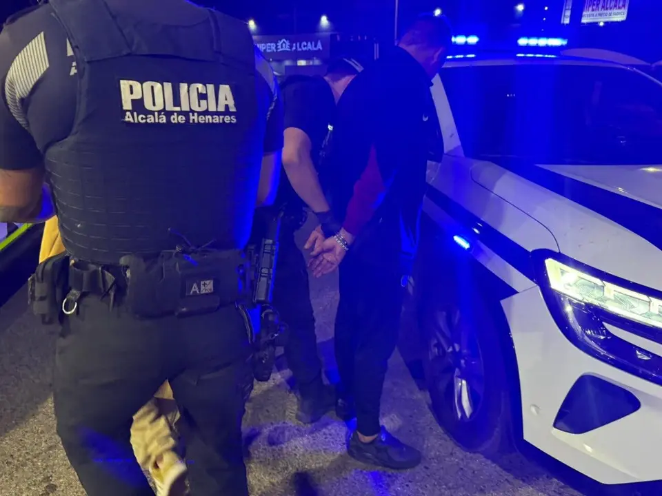 La Polic&iacute;a Local detiene a dos personas tras un violento asalto. El incidente ocurri&oacute; en V&iacute;a Complutense.