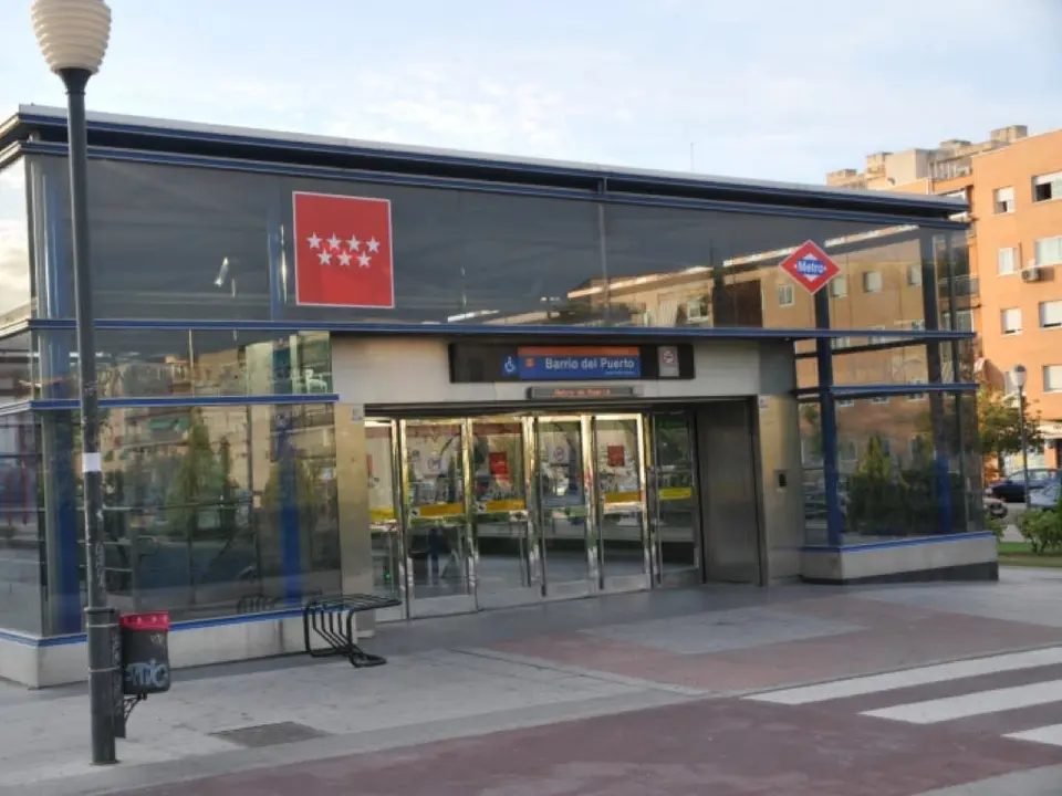 La estaci&oacute;n de metro Barrio del Puerto en Coslada se prepara para su reapertura.