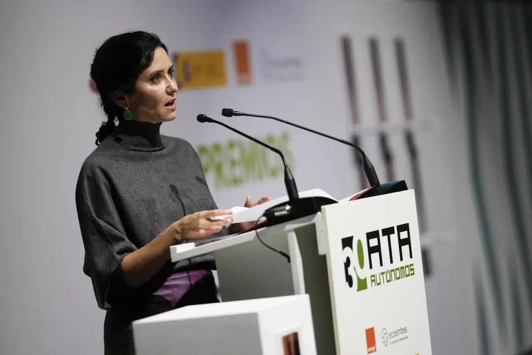 La presidenta Ayuso presenta nuevas ayudas para emprendedores en un evento reciente.