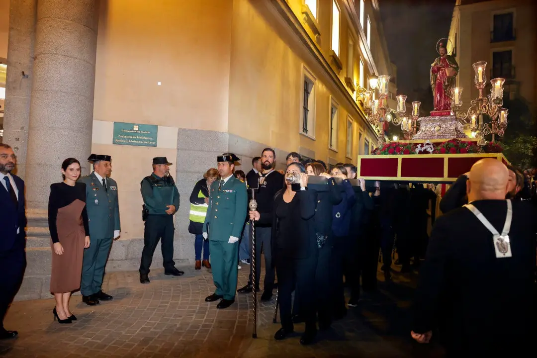 La presidenta Ayuso acompa&ntilde;a a San Judas Tadeo en Madrid. Un evento significativo para la comunidad.