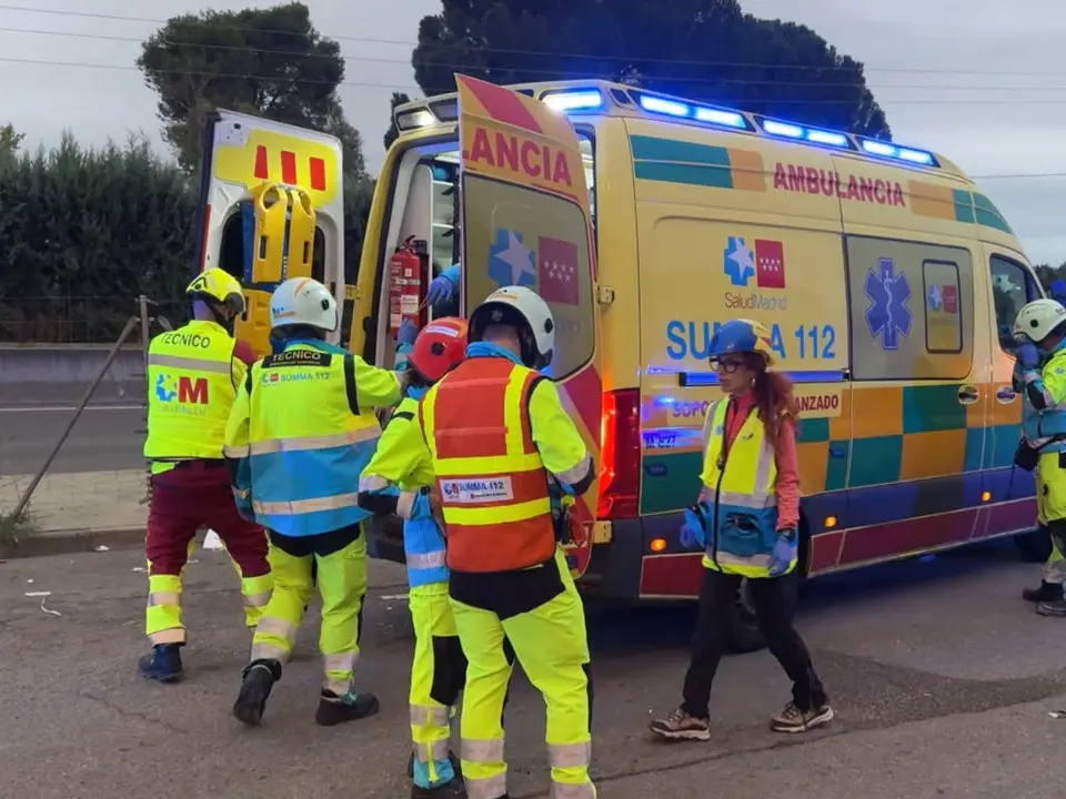 Un trabajador ha ca&iacute;do desde una altura de ocho metros en Algete. Equipos de emergencia est&aacute;n en el lugar.