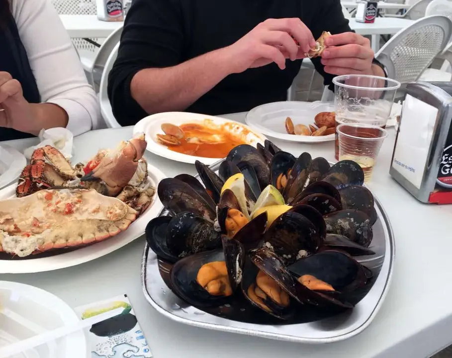Disfruta de la Feria del Marisco Gallego en Paracuellos de Jarama.