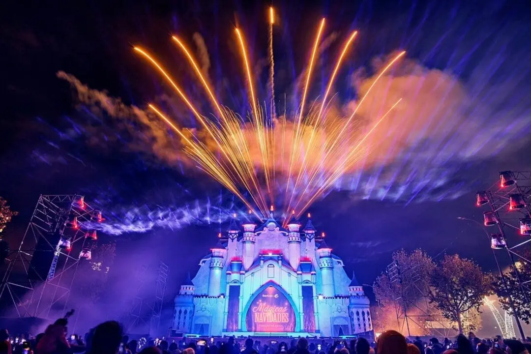 El espect&aacute;culo de luces en M&aacute;gicas Navidades de Torrej&oacute;n deslumbra a los visitantes.