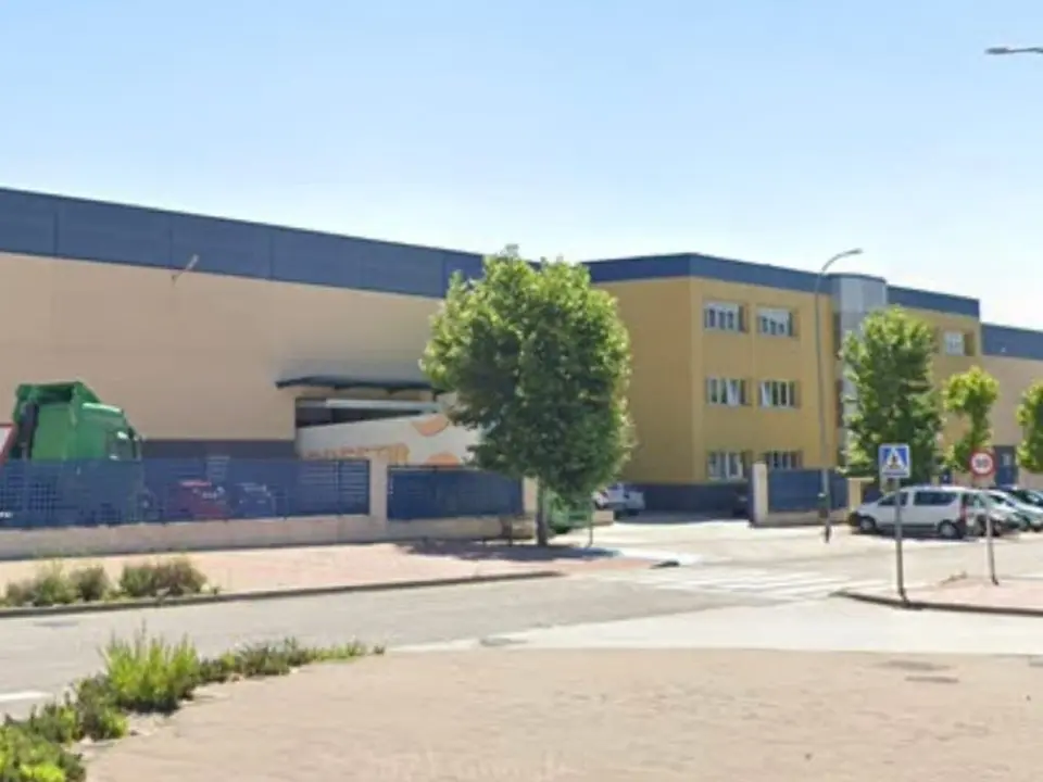 Meco y Alovera participan en la huelga de Jevaso. La imagen muestra la sede de la empresa.