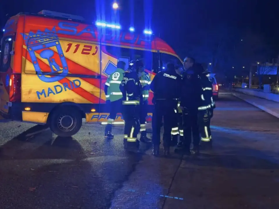 Un motorista result&oacute; herido grave tras chocar con un coche en Madrid.
