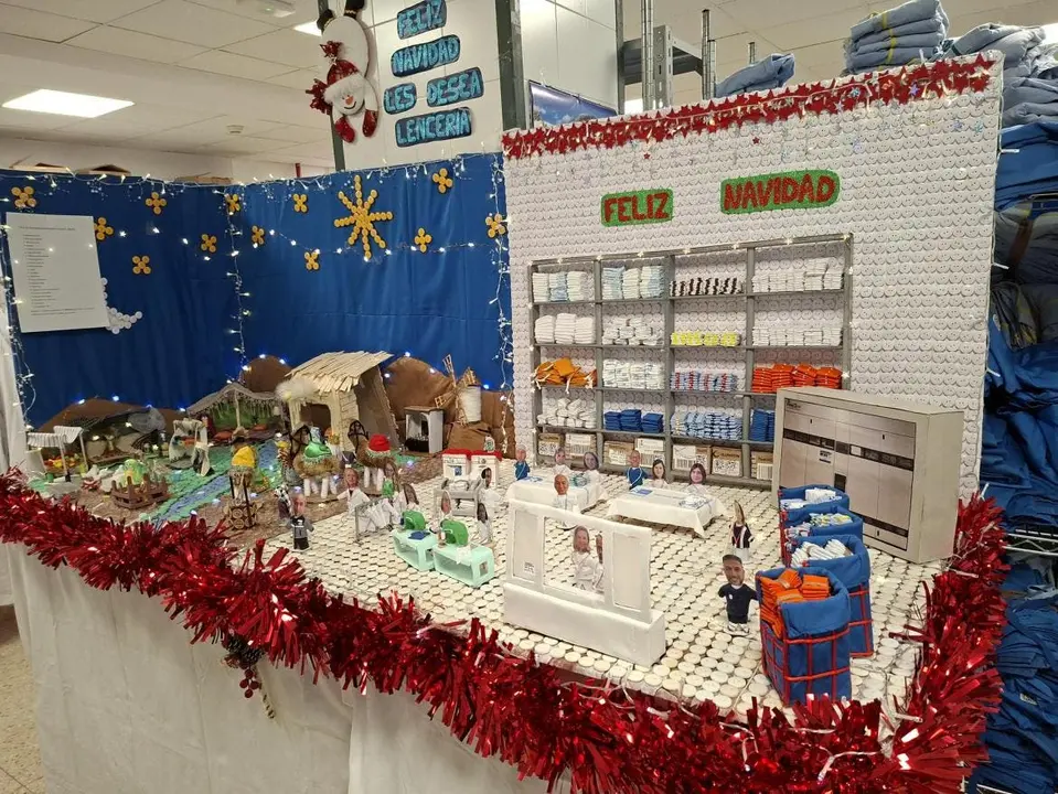 El bel&eacute;n del Hospital Pr&iacute;ncipe de Asturias destaca por su originalidad y calidad art&iacute;stica.