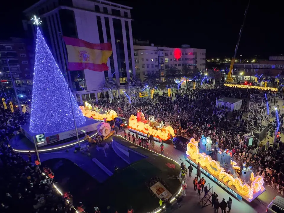 La Cabalgata de Reyes en Torrej&oacute;n promete m&aacute;s caramelos y novedades para 2027.