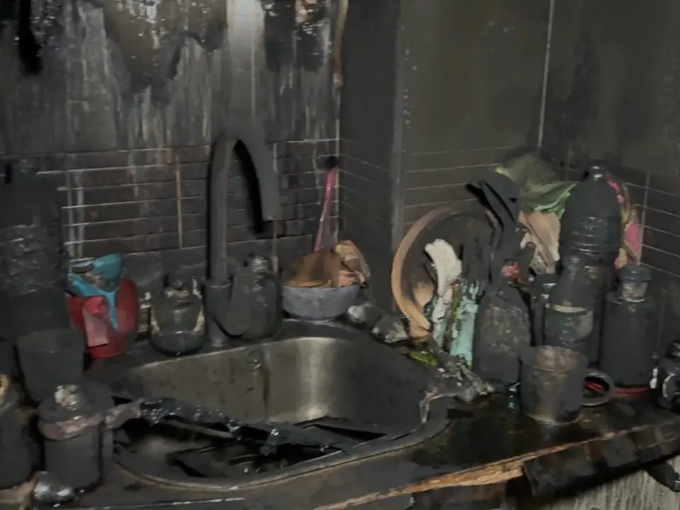 Un incendio en una vivienda de Majadahonda dej&oacute; tres personas atendidas por inhalaci&oacute;n de humo.