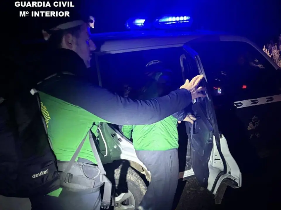 La Guardia Civil rescata a un joven desorientado en el Pico Ocej&oacute;n. El rescate se realiz&oacute; en condiciones dif&iacute;ciles.