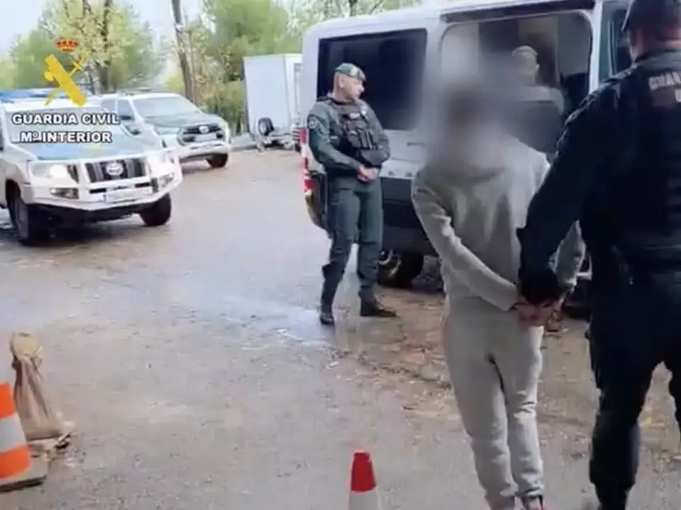 Cuatro personas han sido detenidas por volar un cajero en Paracuellos.