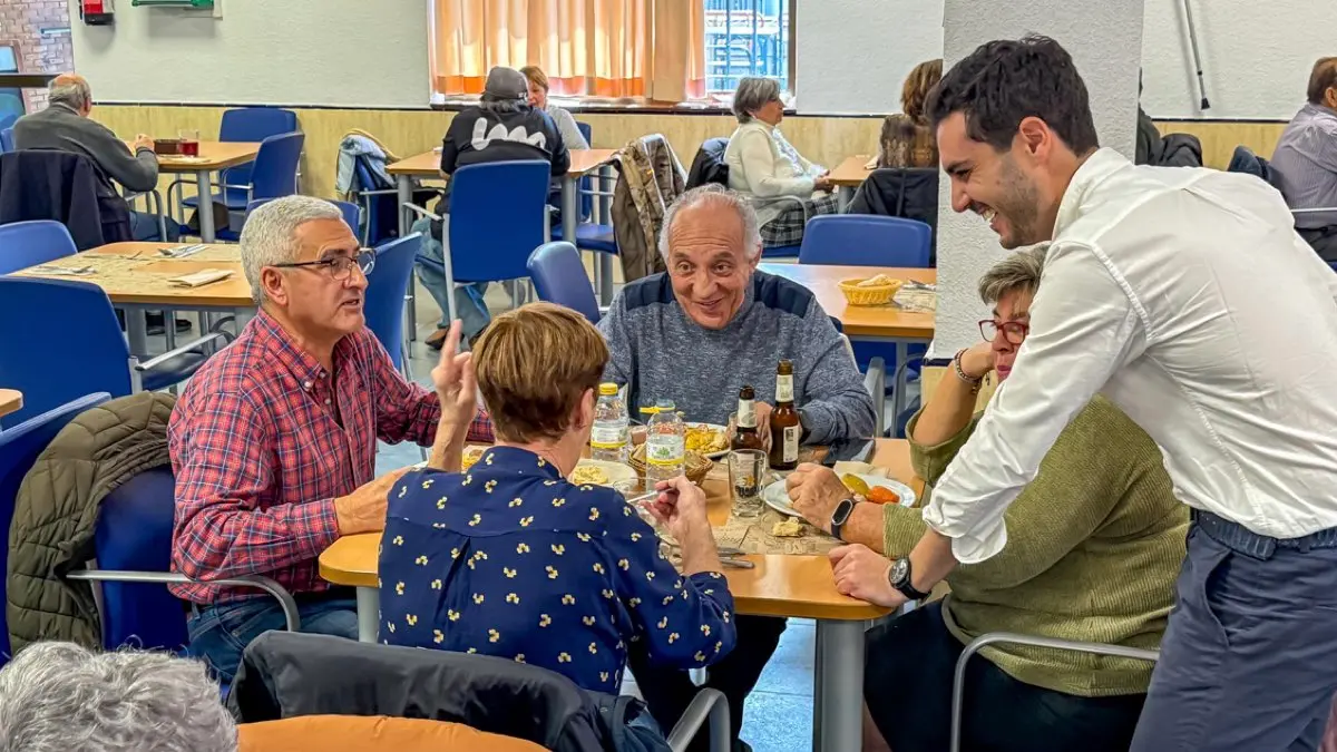 El alcalde y la concejala de Mayores presentan la red de refugios clim&aacute;ticos en el Centro de Mayores de la calle Madrid. AYUNTAMIENTO DE TORREJ&Oacute;N DE ARDOZ