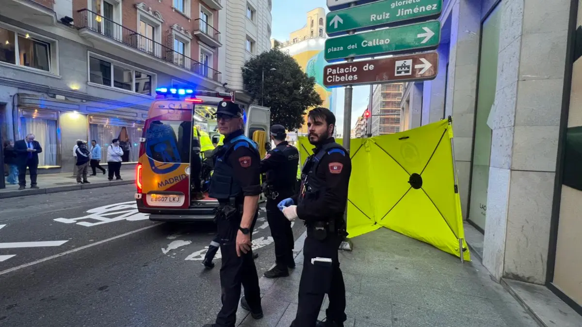 Dispositivo de emergencias desplegado en la zona del atropello. EMERGENCIAS MADRID