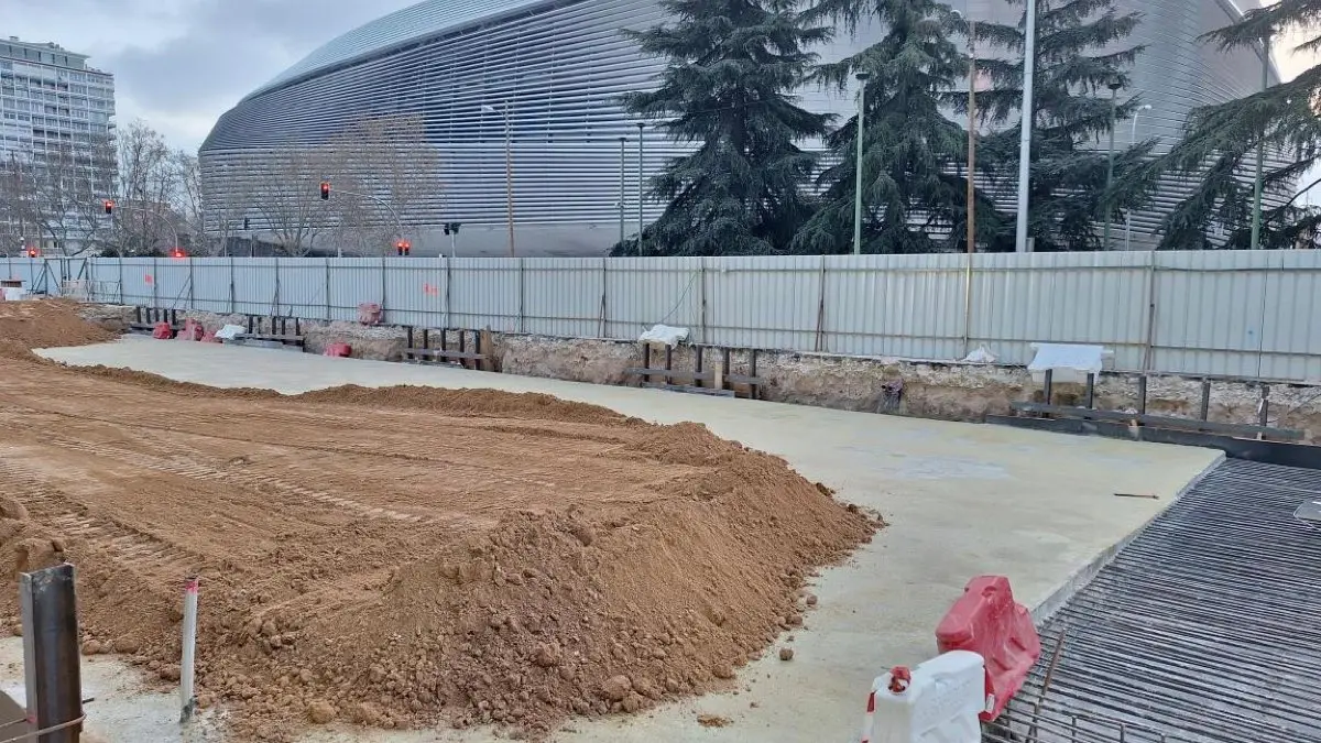 Obras de renovaci&oacute;n de la estaci&oacute;n de Metro de Santiago Bernab&eacute;u en el Paseo de la Castellana. COMUNIDAD DE MADRID