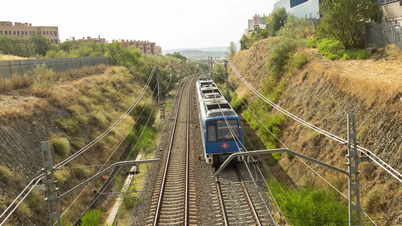 La l&iacute;nea 9B de Metro a su paso por Rivas Vaciamadrid. AYUNTAMIENTO DE RIVAS VACIAMADRID