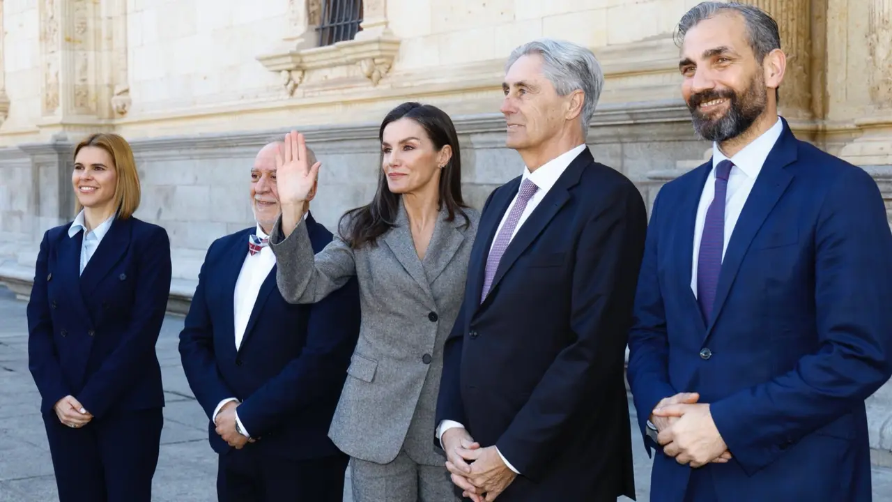 La reina Letizia a su llegada al acto en Alcal&aacute; de Henares. CASA REAL