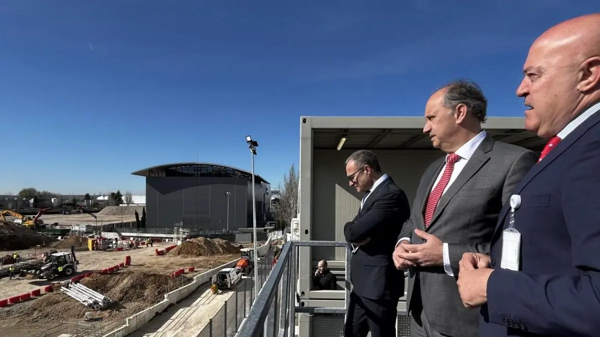 Visita del consejero de Digitalizaci&oacute;n a las obras del centro de datos de Iron Mountain en San Fernando de Henares. COMUNIDAD DE MADRID