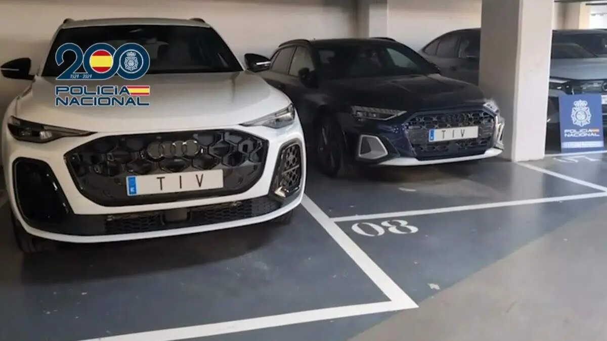 Veh&iacute;culos de alta gama recuperados por la Polic&iacute;a Nacional en la operaci&oacute;n contra la red. POLIC&Iacute;A NACIONAL