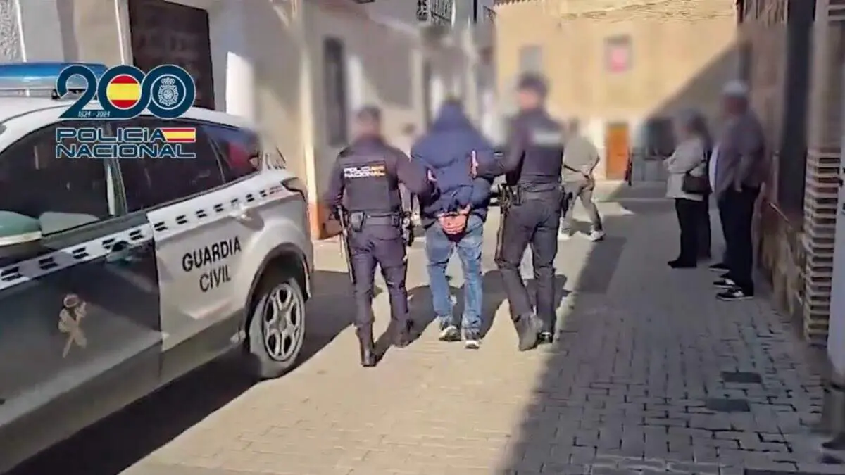 Detenci&oacute;n del presunto agresor tras permanecer un a&ntilde;o oculto en Sese&ntilde;a (Toledo). POLIC&Iacute;A NACIONAL