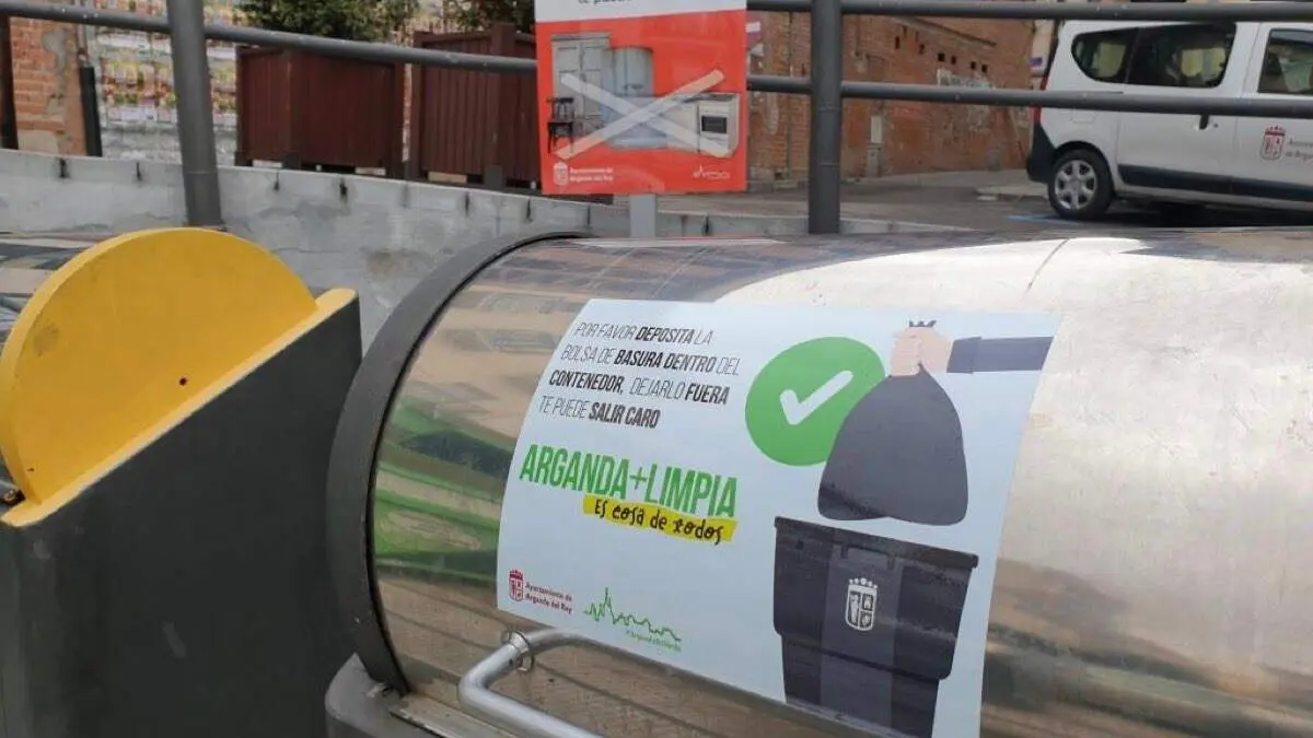 Contenedor de recogida de basura en Arganda del Rey. AYUNTAMIENTO DE ARGANDA DEL REY