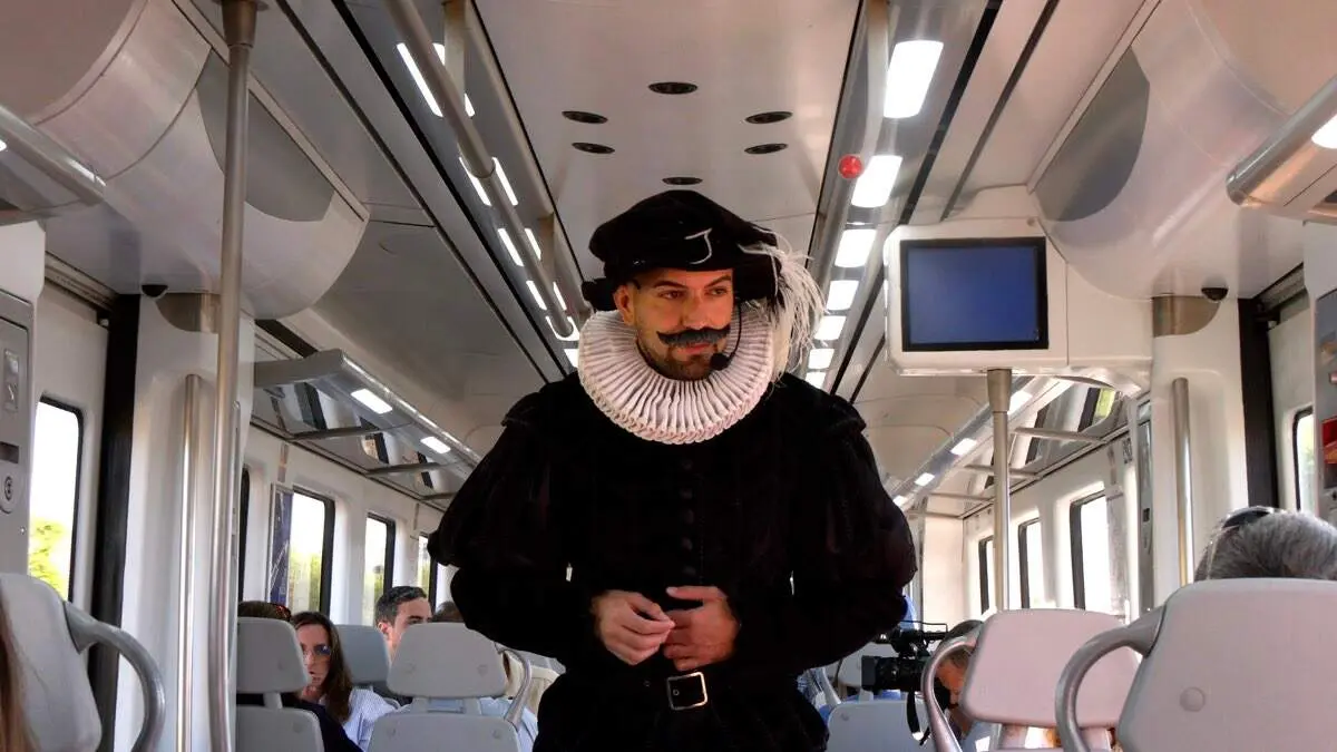 Actor caracterizado durante el recorrido del Tren de Cervantes. RENFE