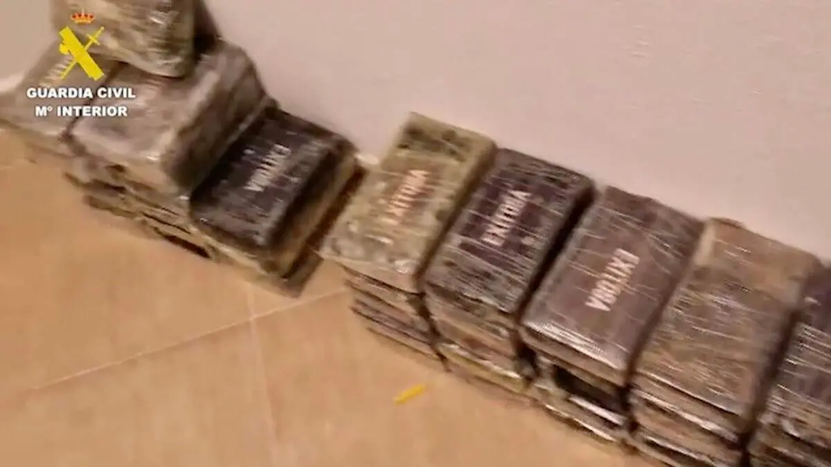 Fardos de droga intervenidos en la operaci&oacute;n de la Guardia Civil. GUARDIA CIVIL