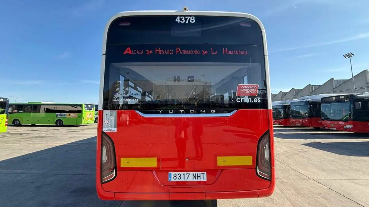 Autob&uacute;s el&eacute;ctrico incorporado al servicio urbano de Alcal&aacute; de Henares. MONBUS