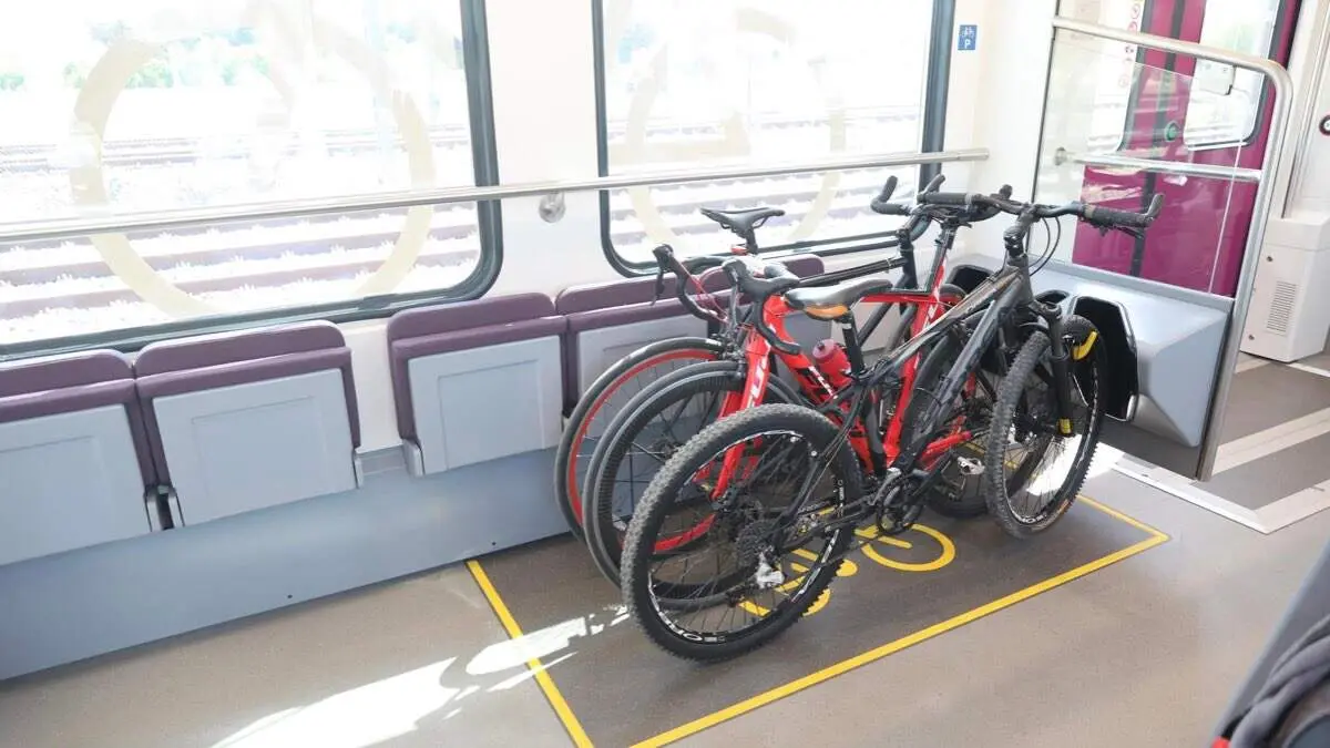 Espacio para bicicletas en los nuevos trenes de Cercan&iacute;as Madrid. MINISTERIO DE TRANSPORTES