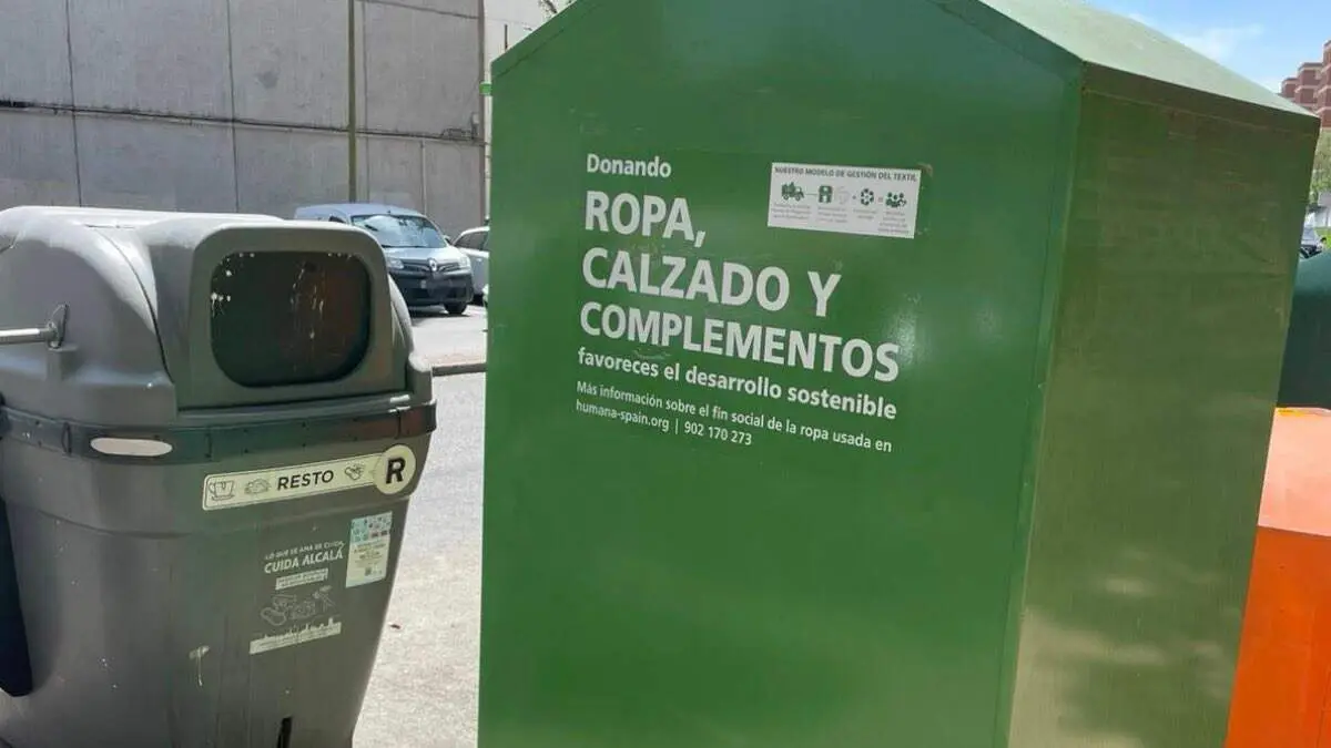 Los nuevos contenedores para la recogida de ropa usada en Alcal&aacute;. AYUNTAMIENTO DE ALCAL&Aacute; DE HENARES