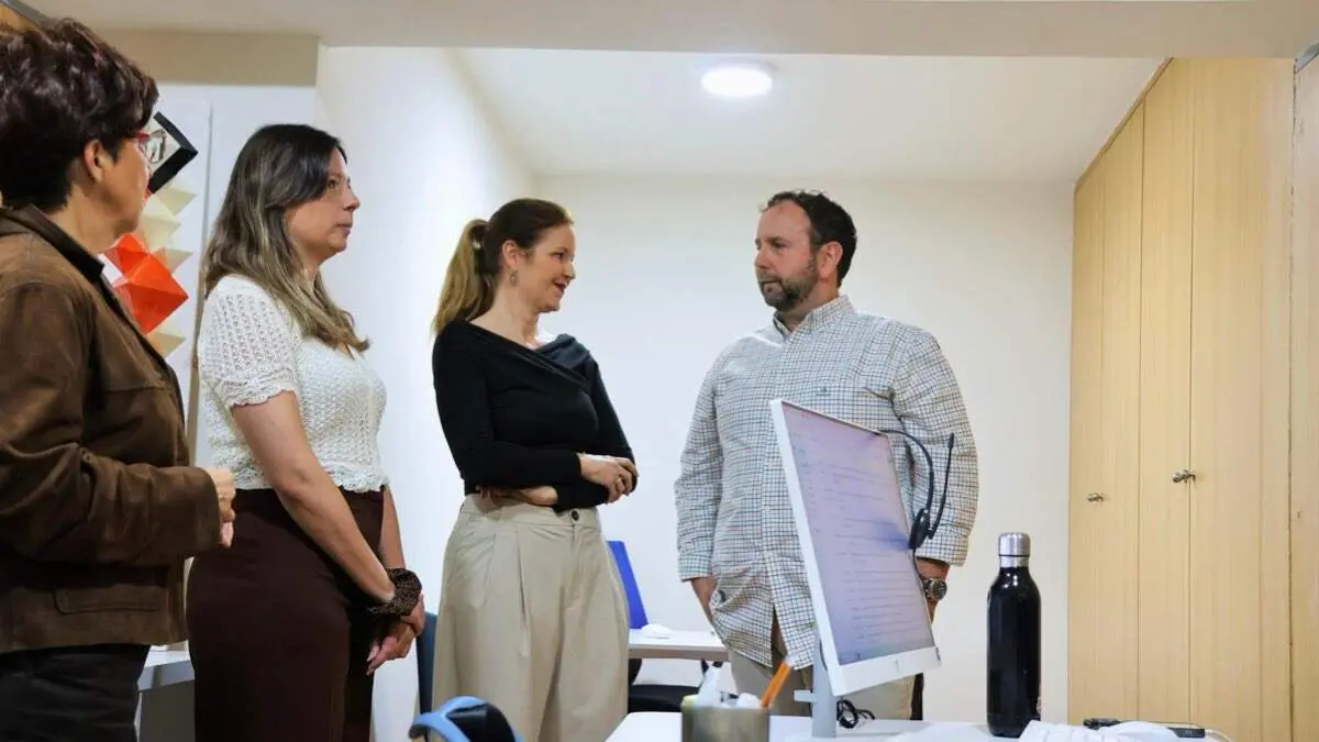 La consejera Ana D&aacute;vila durante la visita al nuevo centro. COMUNIDAD DE MADRID