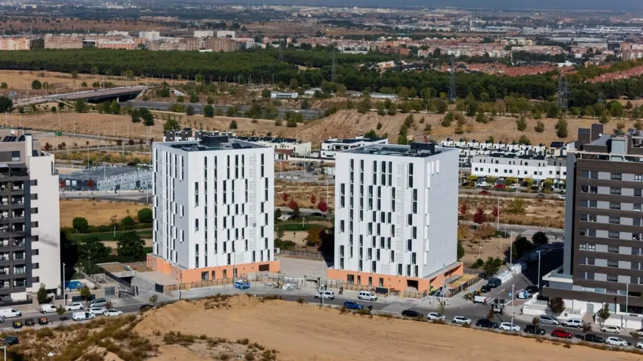 La promoci&oacute;n Ca&ntilde;averal 9 en Vic&aacute;lvaro. AYUNTAMIENTO DE MADRID.